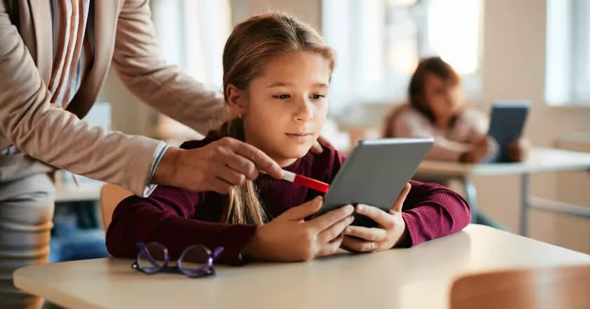 Personalize Learning Pathways with Adaptive AI Algorithms